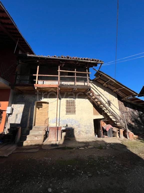 appartamento in vendita a Busca in zona San Barnaba