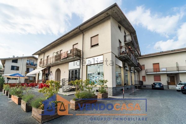 locale commerciale in vendita a Busca