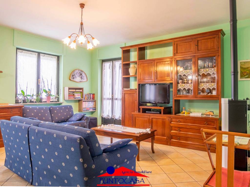 appartamento in vendita a Busca in zona Castelletto