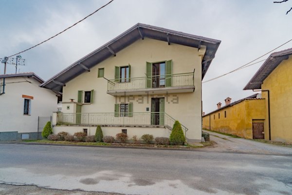 casa indipendente in vendita a Busca
