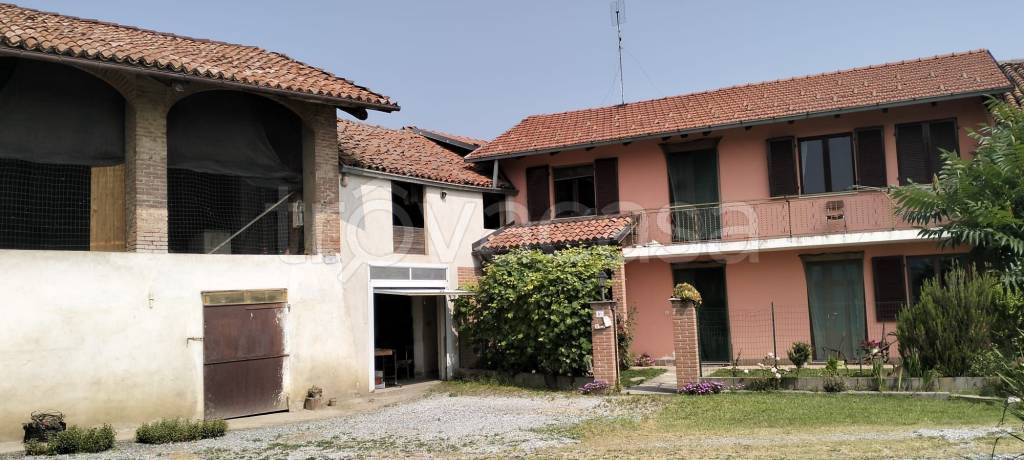 casa indipendente in vendita a Busca in zona Attissano