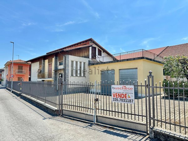 casa indipendente in vendita a Busca in zona Madonna del Campanile