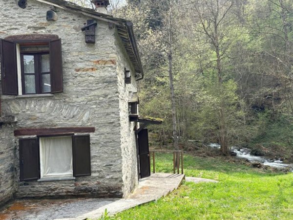 casa indipendente in vendita a Busca in zona Valmala