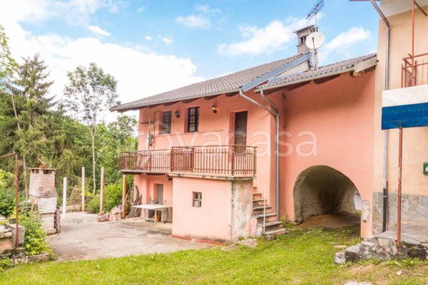casa indipendente in vendita a Busca in zona Valmala