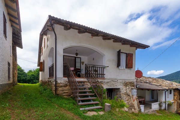casa indipendente in vendita a Busca in zona Valmala