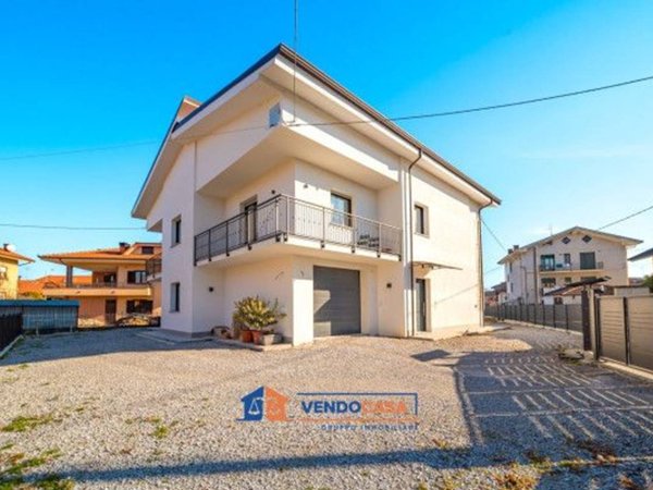casa indipendente in vendita a Busca in zona San Rocco