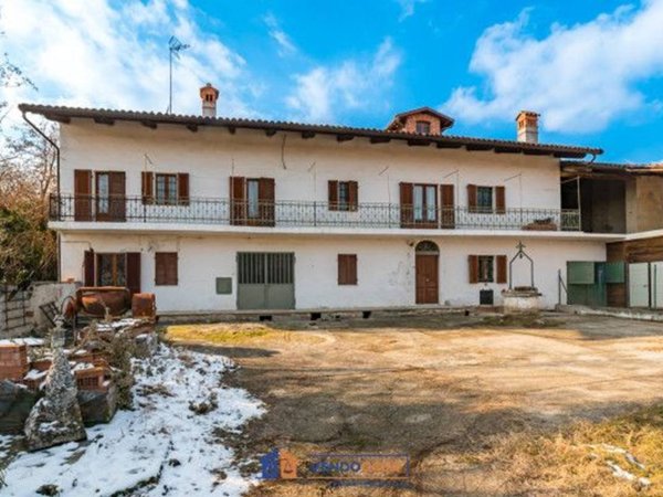 casa indipendente in vendita a Busca in zona Madonna del Campanile