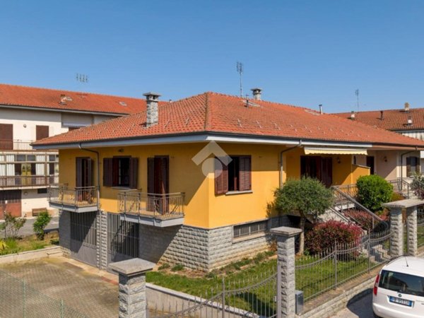 casa indipendente in vendita a Busca in zona San Rocco