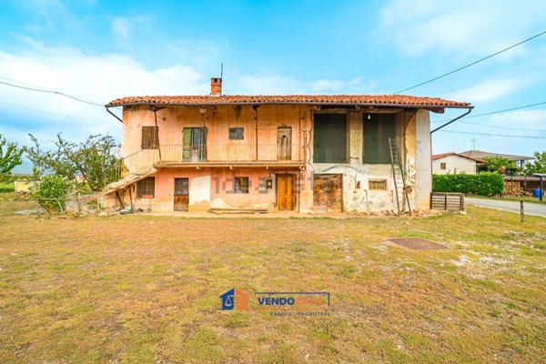 casa indipendente in vendita a Busca in zona Bosco