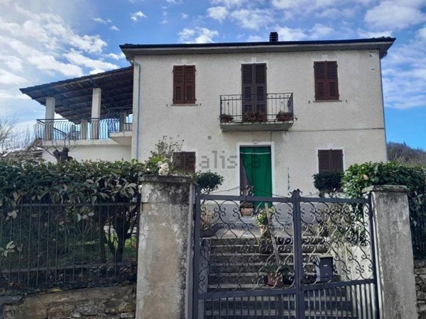 casa indipendente in vendita a Camerana