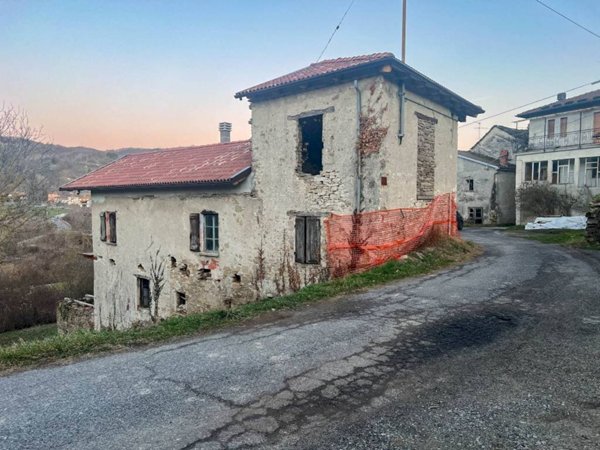 casa indipendente in vendita a Camerana