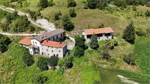 casale in vendita a Camerana