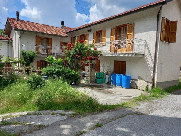 casa indipendente in vendita a Camerana