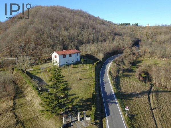 casa indipendente in vendita a Camerana