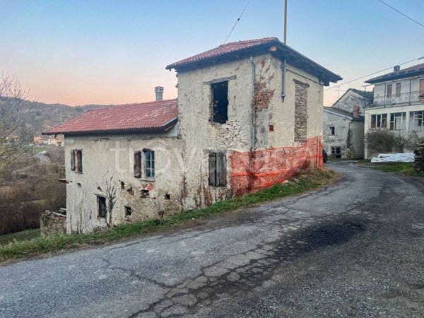 casa indipendente in vendita a Camerana