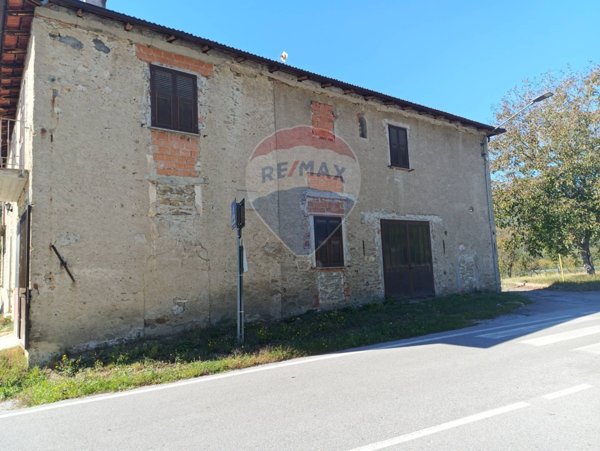 casa semindipendente in vendita a Camerana