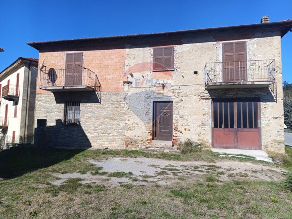 casa indipendente in vendita a Camerana