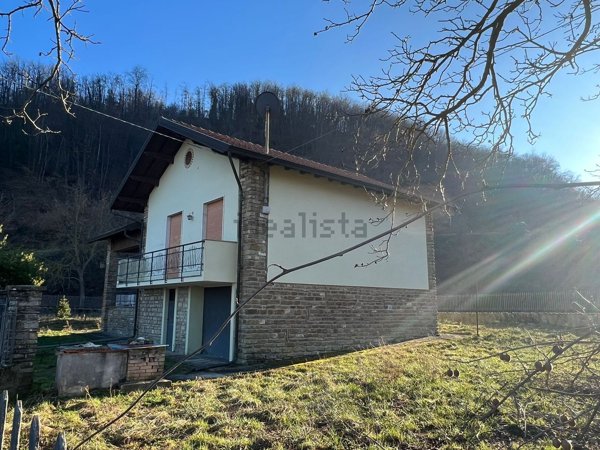 casa indipendente in vendita a Camerana