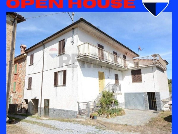 casa semindipendente in vendita a Camerana