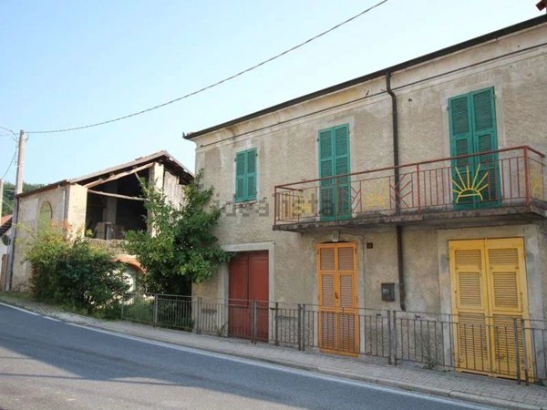 casa indipendente in vendita a Camerana