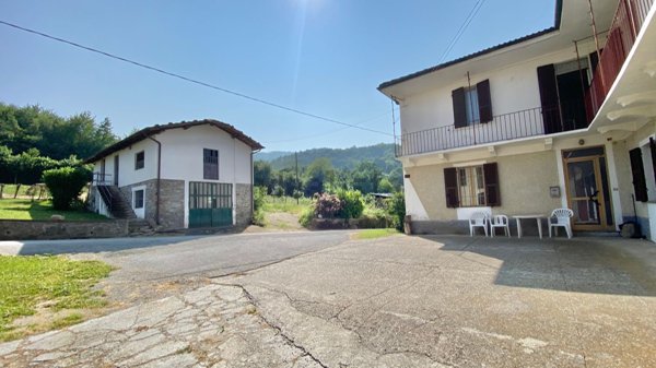 casa indipendente in vendita a Camerana