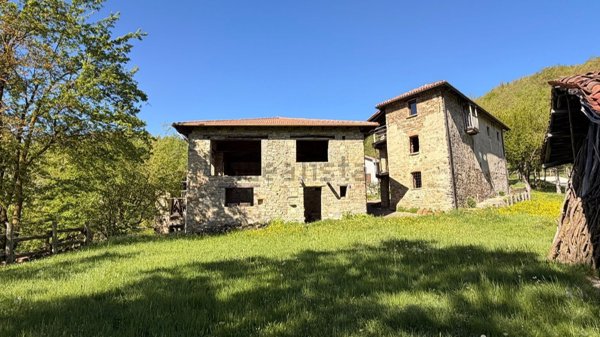 casale in vendita a Camerana