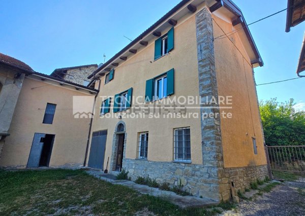 casa indipendente in vendita a Camerana