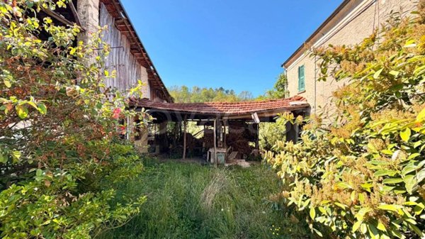 casa indipendente in vendita a Camerana