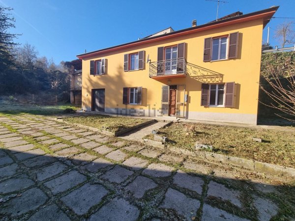 casa indipendente in vendita a Camerana
