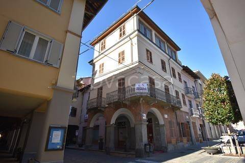 casa indipendente in vendita a Canale