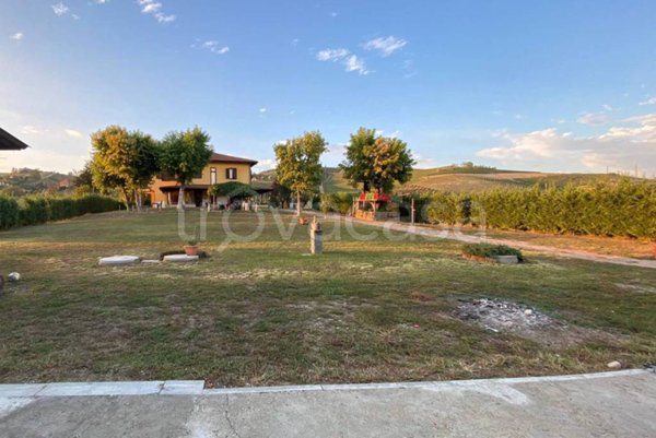casa indipendente in vendita a Canale
