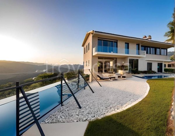 casa indipendente in vendita a Canale
