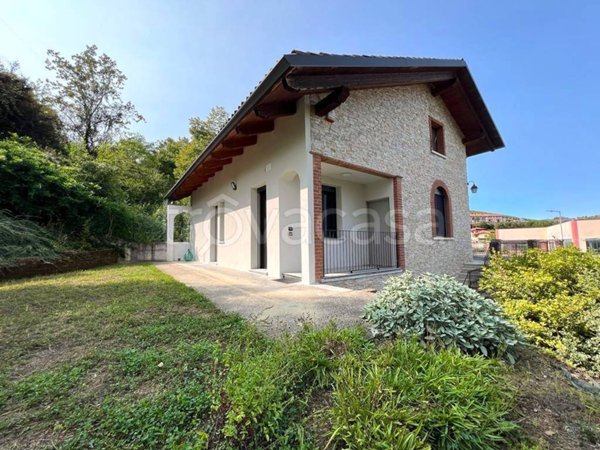 casa indipendente in vendita a Canale