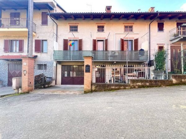 casa indipendente in vendita a Canale