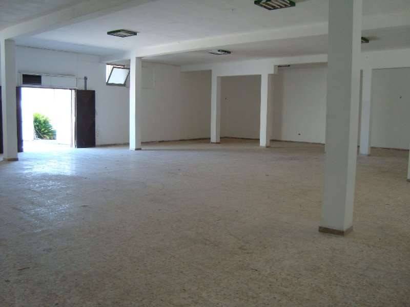 locale commerciale in vendita a Canale
