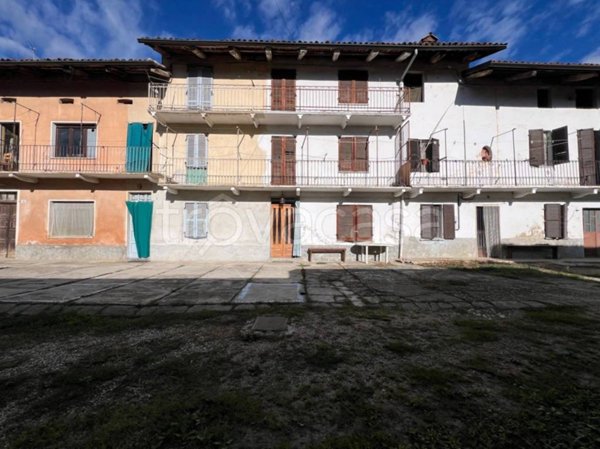 casa indipendente in vendita a Canale