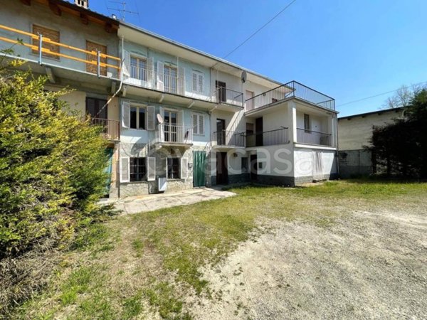 casa indipendente in vendita a Canale