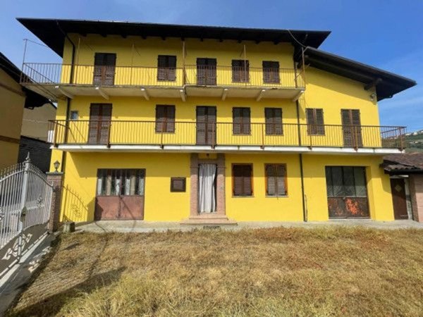 casa indipendente in vendita a Canale