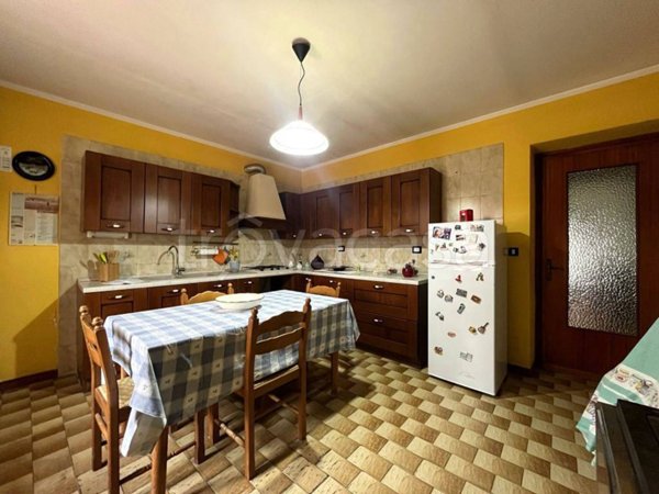 casa indipendente in vendita a Canale