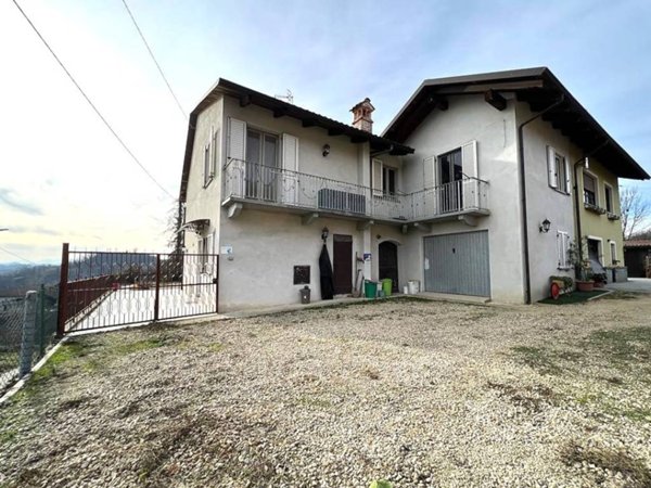 casa indipendente in vendita a Canale