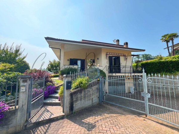 casa indipendente in vendita a Canale