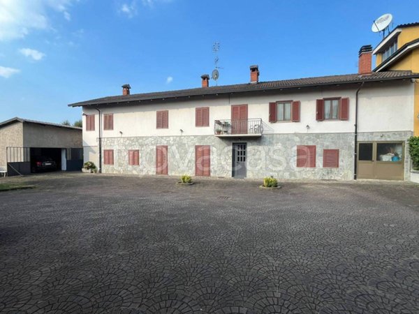 casa indipendente in vendita a Canale
