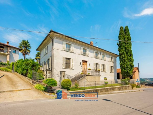 casa indipendente in vendita a Canale