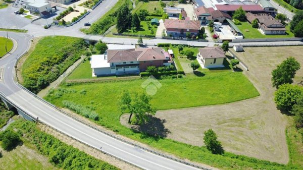 terreno edificabile in vendita a Canale