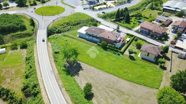 terreno edificabile in vendita a Canale