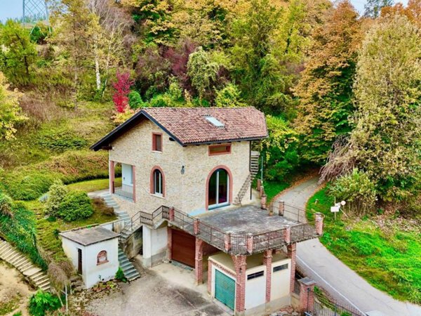 casa indipendente in vendita a Canale