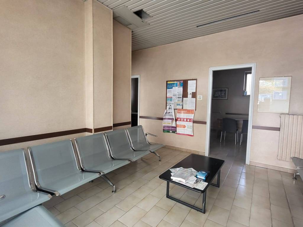 negozio in vendita a Canale