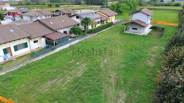 casa indipendente in vendita a Canale