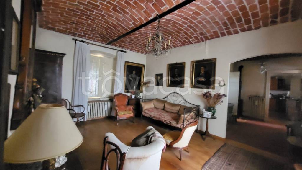 casa indipendente in vendita a Canale