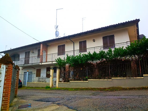 casa indipendente in vendita a Canale